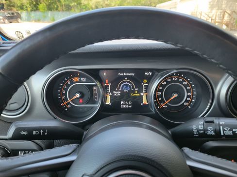 Used 2022 Jeep Wrangler Sport AWD/4WD image 13