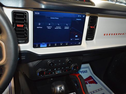 Used 2024 Ford Bronco Heritage Edition image 19