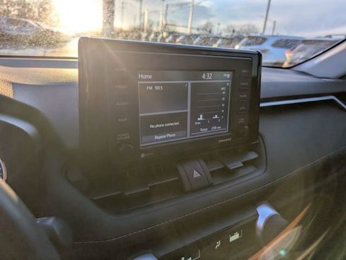 Used 2020 Toyota RAV4 LE image 20