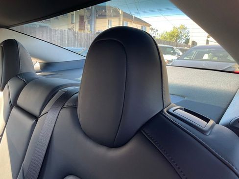 Used 2023 Tesla Model 3 Standard Range image 30
