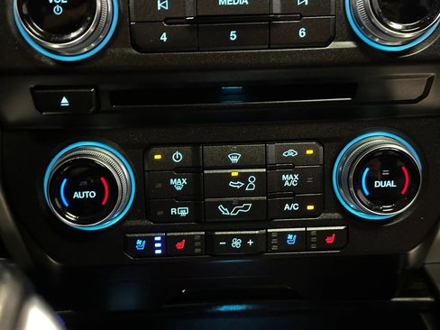 Used 2018 Ford F150 Platinum w/ Equipment Group 701A Luxury AWD/4WD image 44