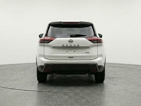 Used 2025 Nissan Rogue SV image 7