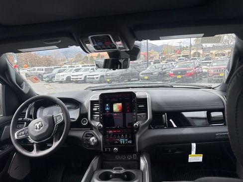 New 2026 RAM 1500 Laramie AWD/4WD image 21