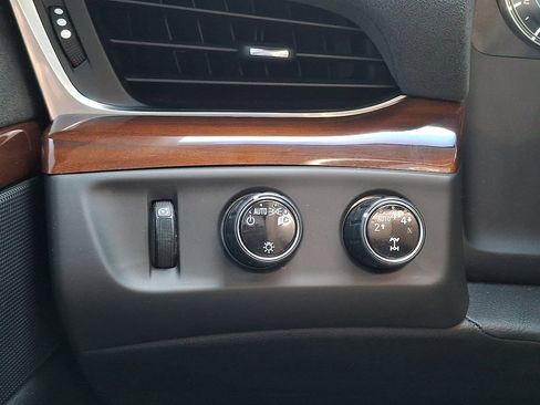 Used 2020 Cadillac Escalade Luxury AWD/4WD image 28