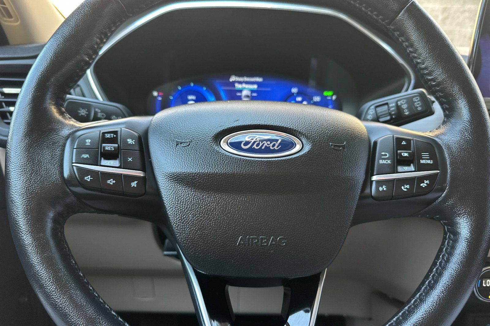Used 2020 Ford Escape Titanium FWD image 23