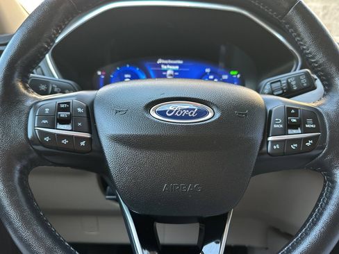 Used 2020 Ford Escape Titanium FWD image 23
