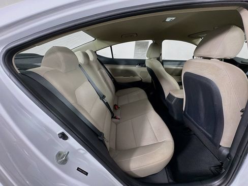 Used 2020 Hyundai Elantra SEL w/ Convenience Package (C2) FWD image 25