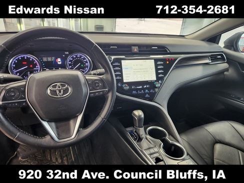 Used 2019 Toyota Camry XLE image 17