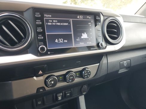 Used 2020 Toyota Tacoma SR5 image 24