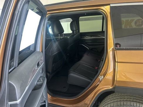 New 2026 Jeep Grand Cherokee Limited AWD/4WD image 10