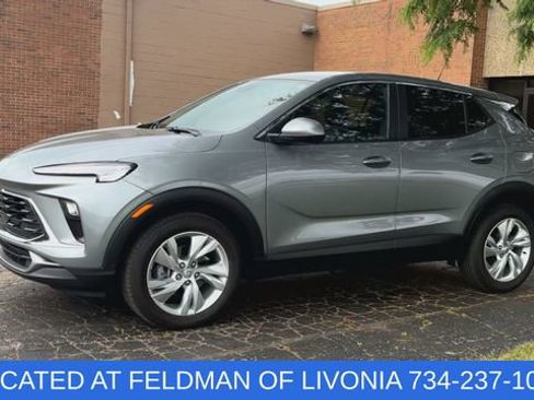 Used 2024 Buick Encore GX Preferred w/ Comfort Package AWD/4WD image 4