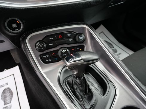 Used 2020 Dodge Challenger SXT AWD/4WD image 17
