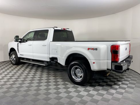 Used 2024 Ford F350 Lariat w/ FX4 Off-Road Package image 3