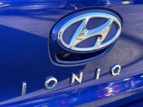 Used 2019 Hyundai Ioniq Plug-In Hybrid image 31