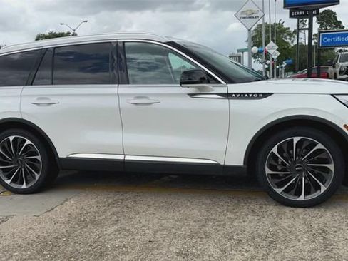 Used 2022 Lincoln Aviator Reserve w/ Equipment Group 201A RWD image 2