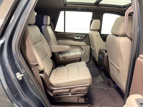 Used 2021 Chevrolet Tahoe LT w/ LT Signature Package RWD image 29