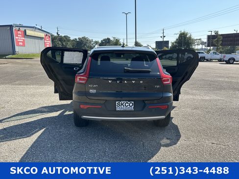 Used 2020 Volvo XC40 T5 Momentum image 29