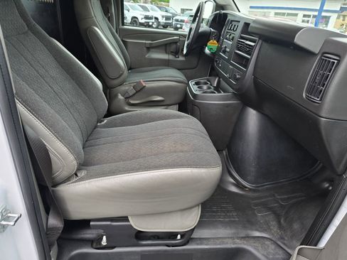 Used 2024 GMC Savana 2500 w/ Driver Convenience Package RWD image 19