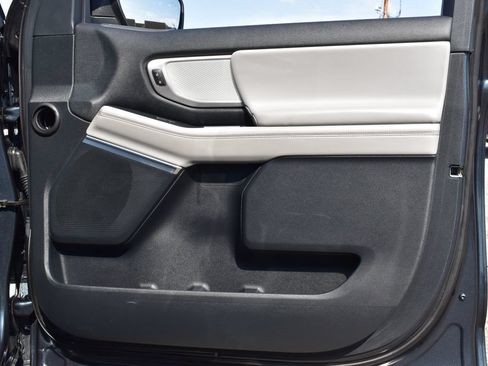 Certified 2025 Ford Expedition Active AWD/4WD image 36