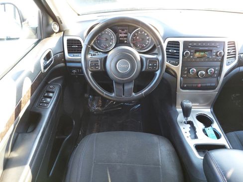Used 2013 Jeep Grand Cherokee Laredo w/ Laredo E Group AWD/4WD image 10