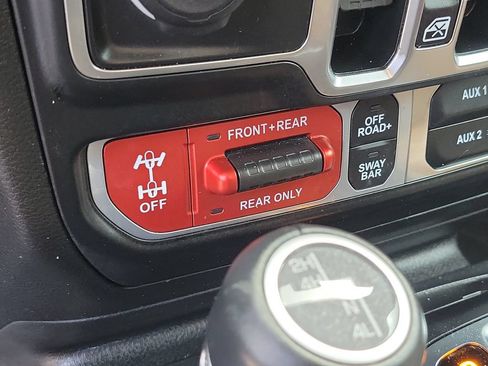 Used 2023 Jeep Wrangler Unlimited Rubicon w/ Steel Bumper Group AWD/4WD image 11