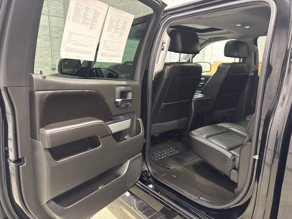 Used 2017 Chevrolet Silverado 1500 LTZ Z71 w/ LTZ Plus Package AWD/4WD image 31