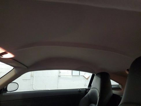 Used 2004 Chrysler Crossfire Base image 19