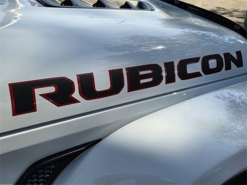 Used 2025 Jeep Gladiator Rubicon image 27