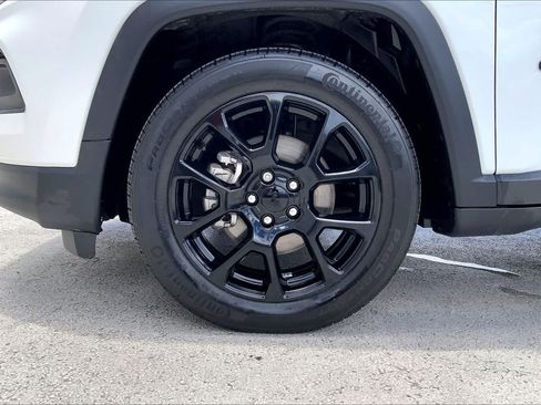 Used 2022 Jeep Compass Latitude FWD image 8