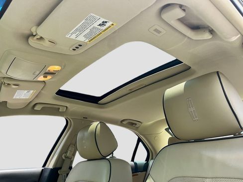 Used 2012 Lincoln MKZ FWD image 22