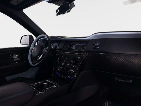 Used 2024 Rolls-Royce Cullinan Black Badge AWD/4WD image 29