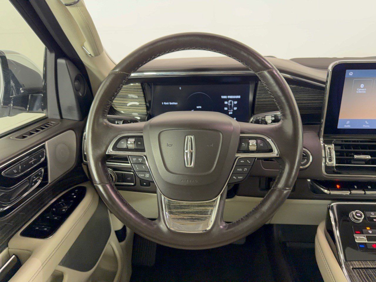 Used 2020 Lincoln Navigator L Black Label w/ Cargo Convenience Package AWD/4WD image 10