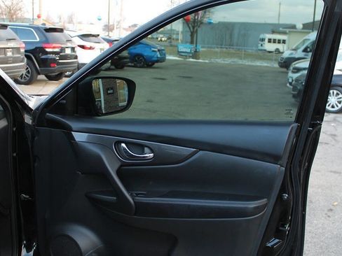 Used 2019 Nissan Rogue SV w/ Premium Package image 22