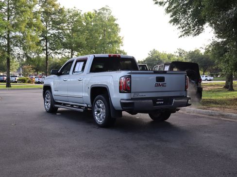 Used 2018 GMC Sierra 1500 SLT w/ SLT Premium Package AWD/4WD image 7