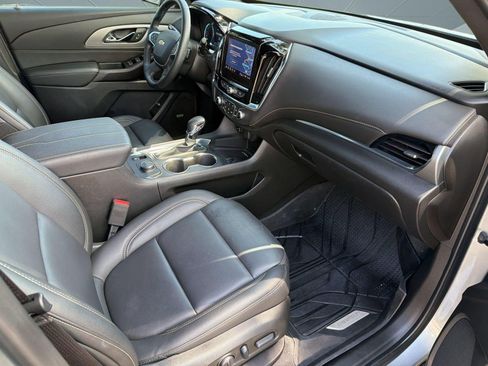 Used 2023 Chevrolet Traverse LT w/ LT Premium Package AWD/4WD image 24
