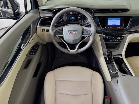 Certified 2025 Cadillac XT6 Premium Luxury image 21