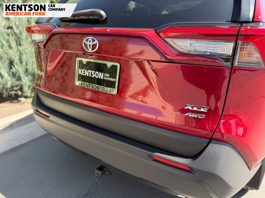 Used 2019 Toyota RAV4 XLE Premium w/ Cold Weather Package AWD/4WD image 36