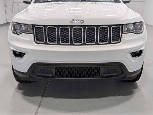 Used 2020 Jeep Grand Cherokee Laredo w/ Laredo X Package image 2