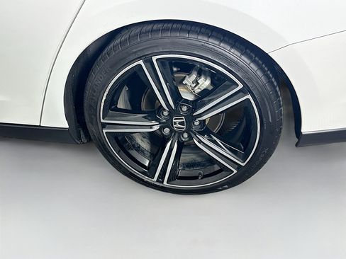 Used 2024 Honda Accord Sport image 11