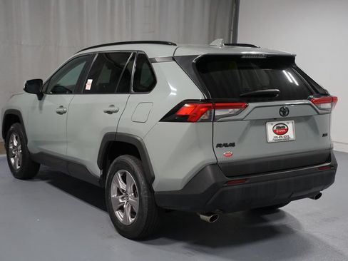 Used 2022 Toyota RAV4 XLE w/ Convenience Package FWD image 6