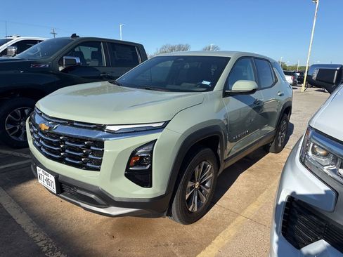 Used 2026 Chevrolet Equinox LT w/ LPO, Floor Liner Package image 1