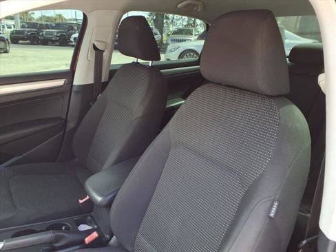 Used 2016 Volkswagen Passat 1.8T S image 12