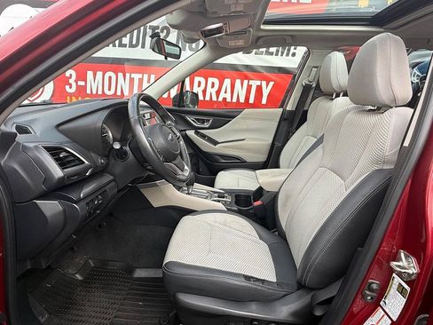 Used 2019 Subaru Forester Premium AWD/4WD image 5