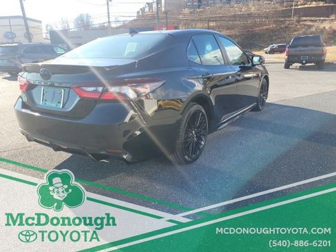 Certified 2022 Toyota Camry SE image 6