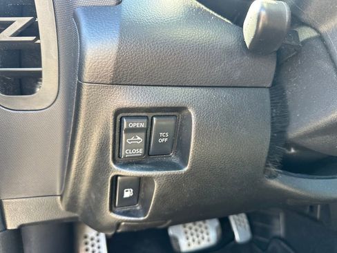 Used 2008 Nissan 350Z Touring image 40