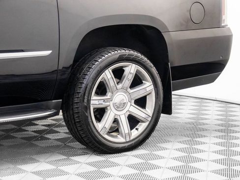 Used 2020 Cadillac Escalade ESV Luxury image 36