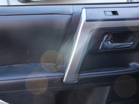 Used 2014 Toyota 4Runner SR5 image 32