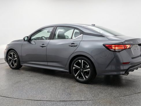 Used 2025 Nissan Sentra SV FWD image 6