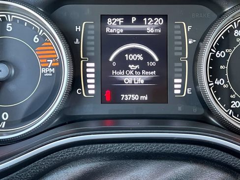 Used 2019 Jeep Cherokee Latitude w/ Popular Appearance Group FWD image 28