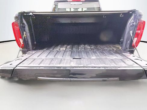 Used 2025 GMC Sierra 1500 SLT w/ SLT Premium Plus Package AWD/4WD image 28